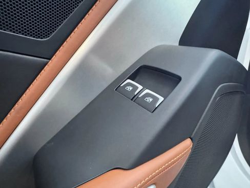 Used 2016 Chevrolet Corvette Z06 w/ 3LZ Preferred Equipment Group image 17