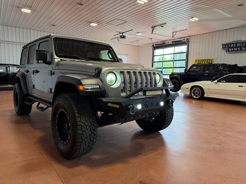 Used 2020 Jeep Wrangler Unlimited Sport AWD/4WD image 7