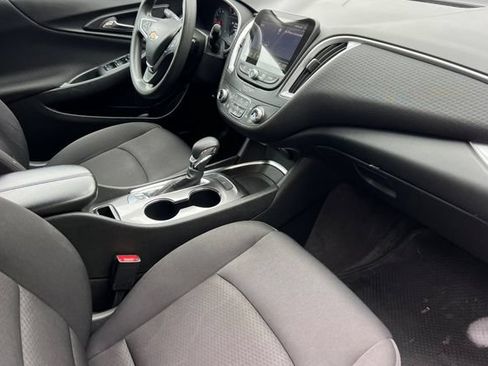 Used 2023 Chevrolet Malibu LT FWD image 19