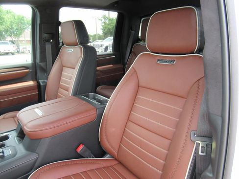 New 2026 GMC Sierra 2500 Denali Ultimate AWD/4WD image 17
