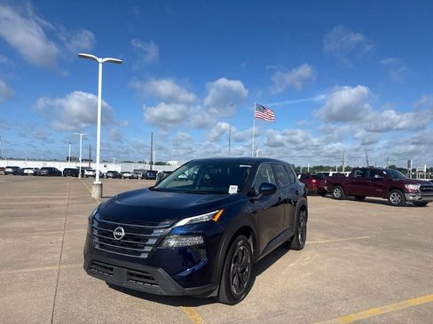 Certified 2025 Nissan Rogue SV AWD/4WD image 7