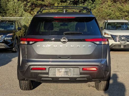 New 2025 Nissan Pathfinder SV w/ Cargo Package image 6