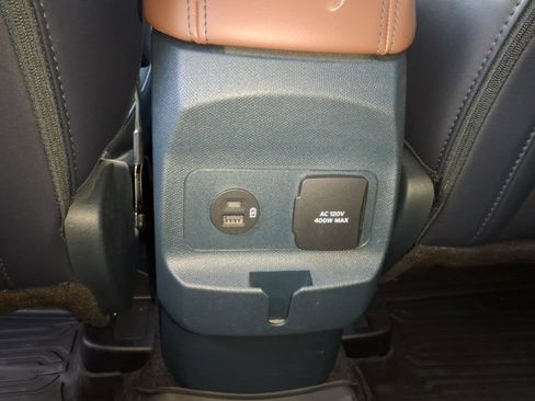 Used 2023 Ford Maverick Lariat w/ Lariat Luxury Package image 9