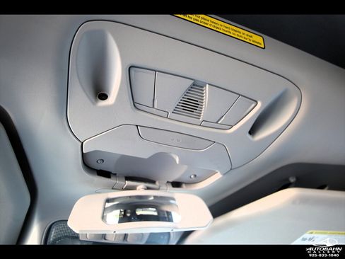 Used 2019 Ford Transit Connect XLT FWD image 23