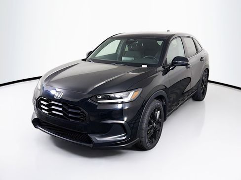 Used 2023 Honda HR-V Sport image 3