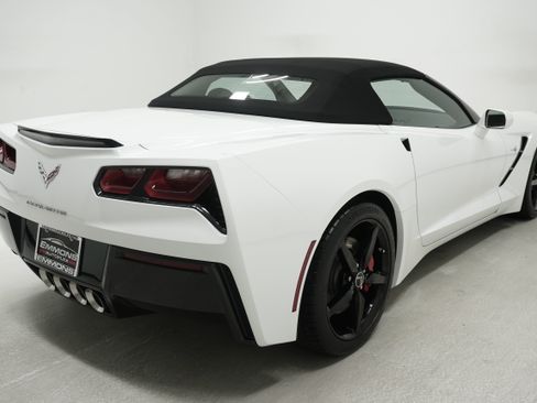 Used 2015 Chevrolet Corvette Stingray Convertible w/ 2LT Preferred Equipment Group RWD image 4