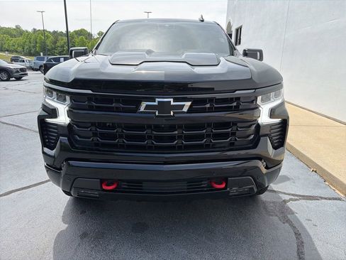 Used 2024 Chevrolet Silverado 1500 LT Trail Boss w/ LT Trail Boss Premium Package AWD/4WD image 3