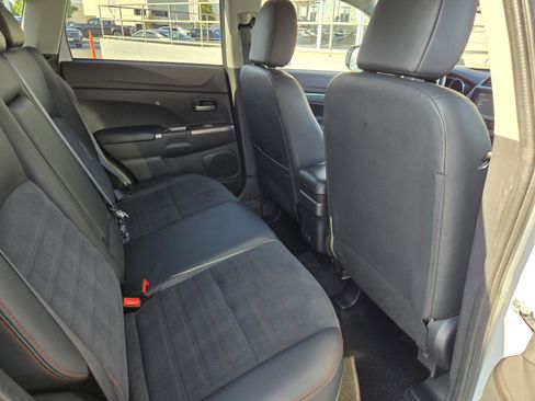 Used 2024 Mitsubishi Outlander Sport SE image 28