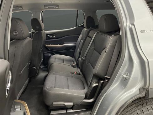 Used 2023 GMC Acadia SLE w/ Infotainment Package image 28