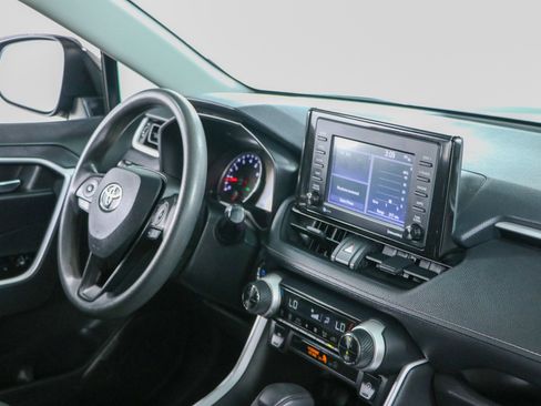 Used 2022 Toyota RAV4 XLE w/ Convenience Package FWD image 26