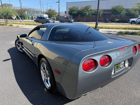 Used 2003 Chevrolet Corvette Coupe w/ Preferred Equipment Group RWD image 7