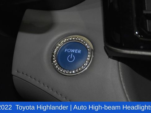 Used 2022 Toyota Highlander LE image 14