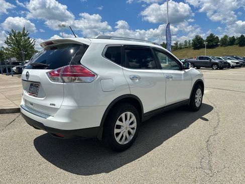 Used 2016 Nissan Rogue S w/ Appearance Package AWD/4WD image 3