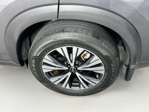 Used 2023 Nissan Rogue SV FWD image 11