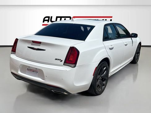 Used 2023 Chrysler 300 S RWD image 7