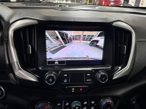 Used 2024 GMC Terrain SLT w/ Infotainment Package II AWD/4WD image 29