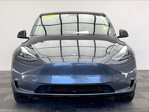 Used 2022 Tesla Model Y Long Range AWD/4WD image 2
