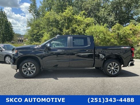 Used 2023 Chevrolet Silverado 1500 LT AWD/4WD image 2