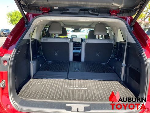 Used 2023 Toyota Highlander Platinum AWD/4WD image 13