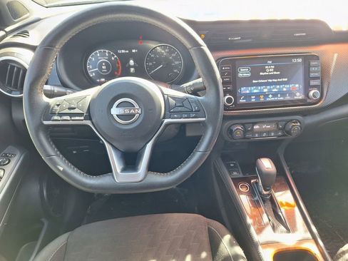 Used 2024 Nissan Kicks SR w/ SR Premium Package image 22
