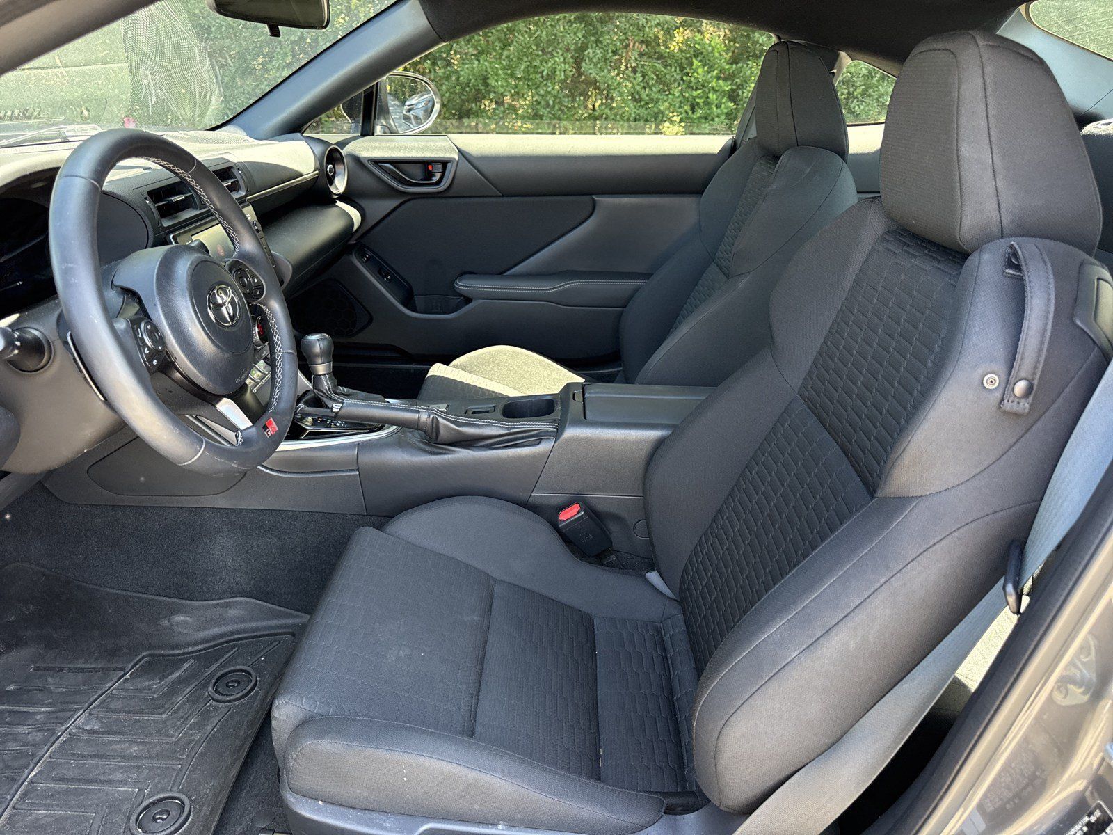 Used 2022 Toyota GR86 RWD image 11