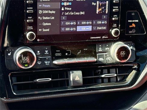 Used 2022 Toyota Highlander XSE image 22