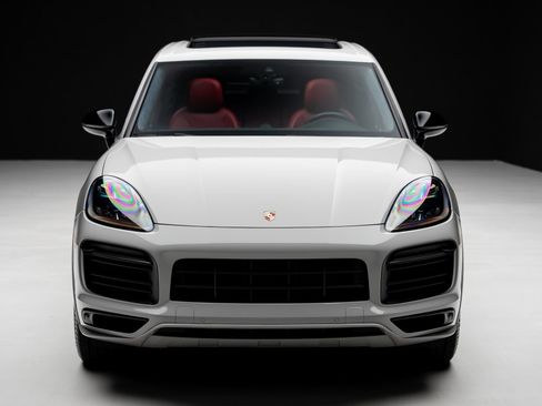 Used 2022 Porsche Cayenne GTS AWD/4WD image 6