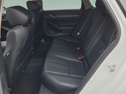 Used 2022 Honda Accord EX-L image 10