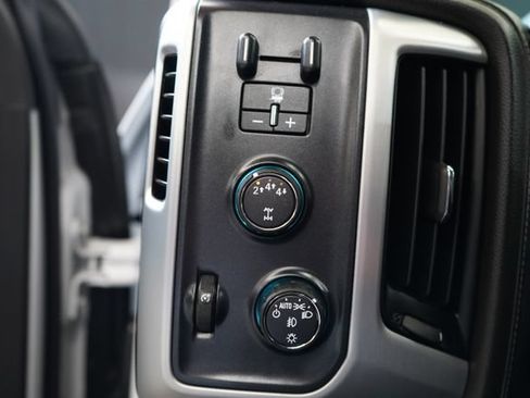 Used 2018 GMC Sierra 2500 SLT w/ Duramax Plus Package AWD/4WD image 23