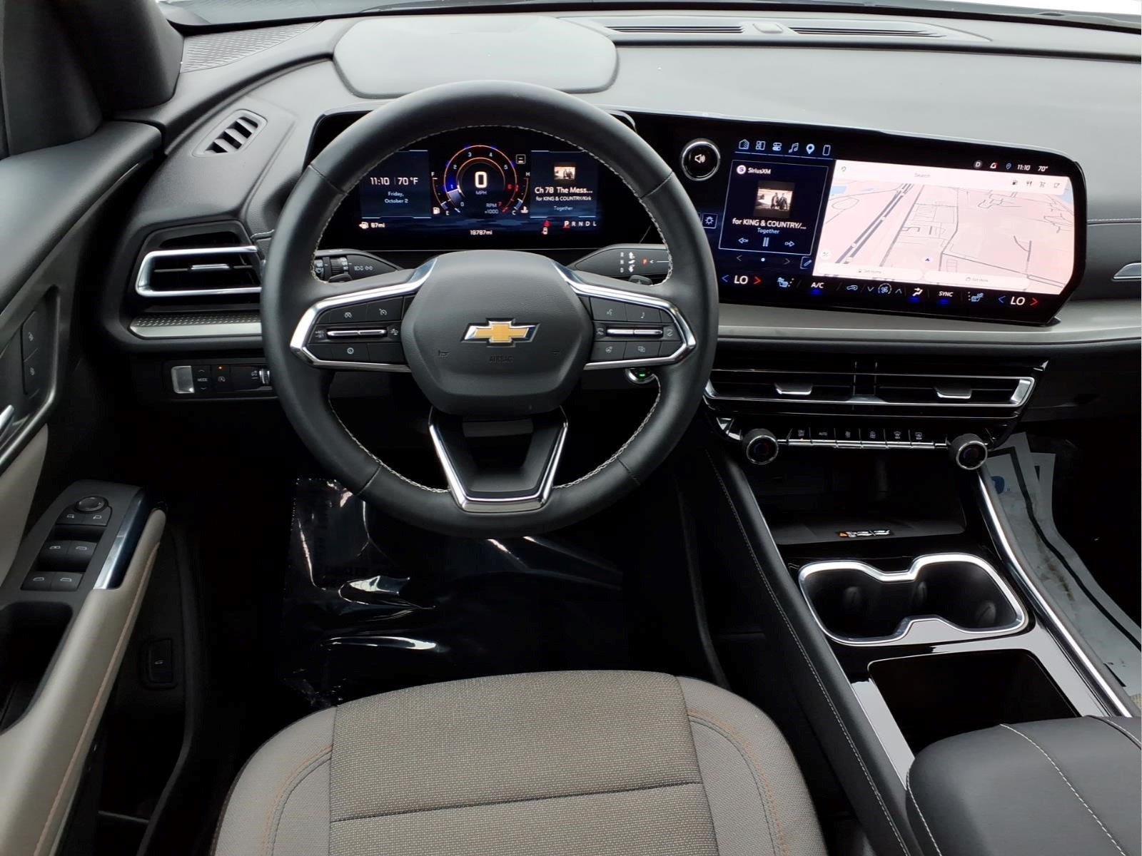 Used 2026 Chevrolet Traverse LT w/ Driver Confidence Package FWD image 9