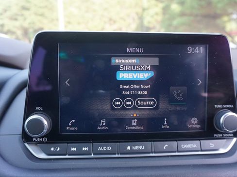 Used 2023 Nissan Rogue S FWD image 11