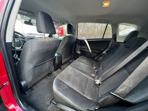 Used 2015 Toyota RAV4 LE FWD image 10
