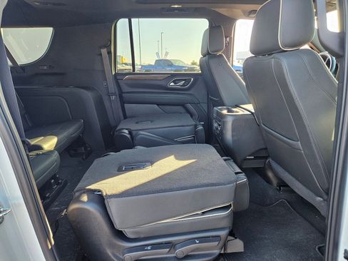 Used 2024 Chevrolet Suburban Premier image 24