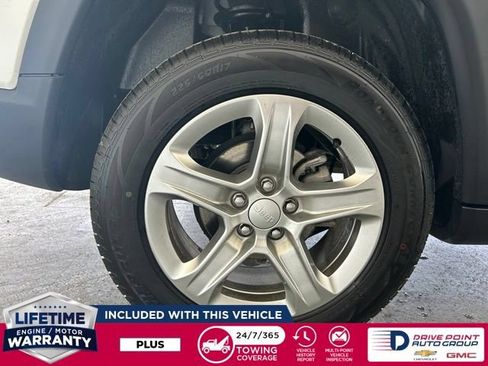 Used 2024 Jeep Compass Latitude AWD/4WD image 12