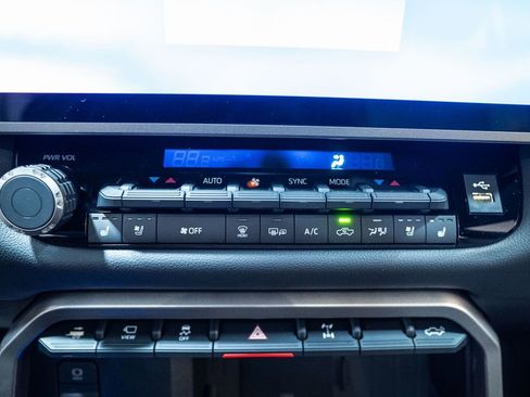 New 2026 Toyota Tundra Limited image 30