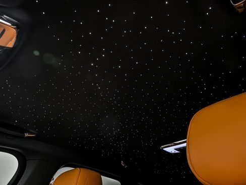 Used 2022 Rolls-Royce Cullinan image 24