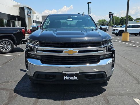Used 2020 Chevrolet Silverado 1500 LT AWD/4WD image 2