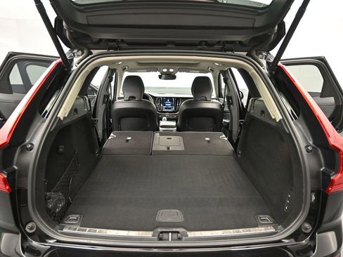 Used 2023 Volvo XC60 T8 Ultimate w/ Climate Package image 18