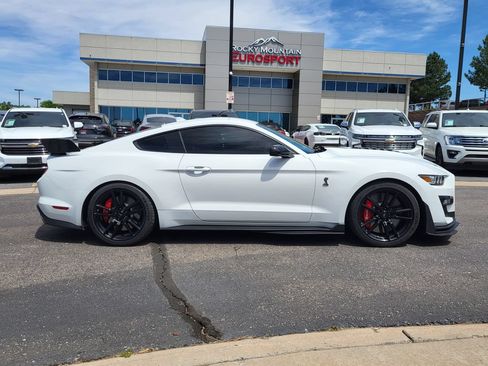 Used 2020 Ford Mustang Shelby GT500 w/ Carbon Fiber Track Pack RWD image 2