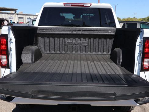 New 2026 GMC Sierra 1500 Elevation image 17