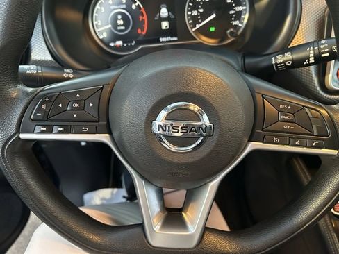 Used 2019 Nissan Kicks SV image 15