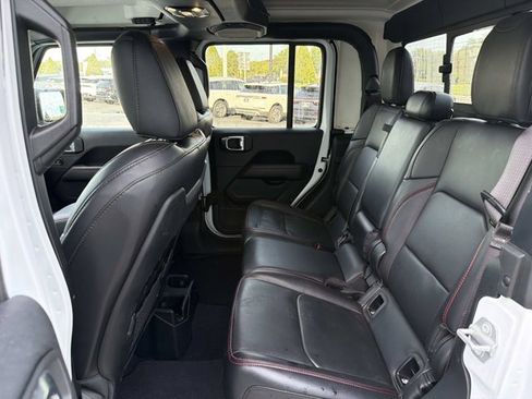 Used 2023 Jeep Gladiator Rubicon w/ LED Lighting Group AWD/4WD image 17