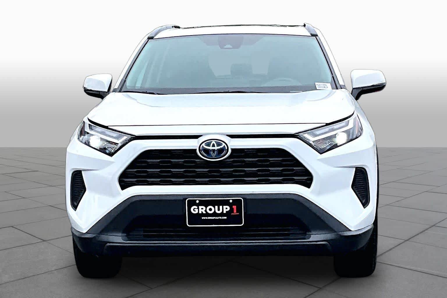 Used 2024 Toyota RAV4 XLE w/ Convenience Package AWD/4WD image 4