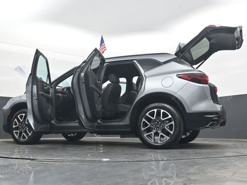 Used 2025 Chevrolet Blazer RS FWD image 44