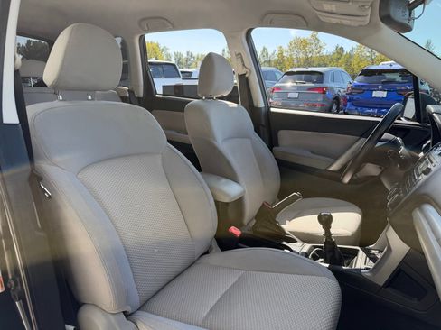 Used 2014 Subaru Forester 2.5i Premium w/ Popular Package #2 AWD/4WD image 19