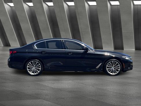 Used 2022 BMW 530i xDrive w/ Premium Package AWD/4WD image 3