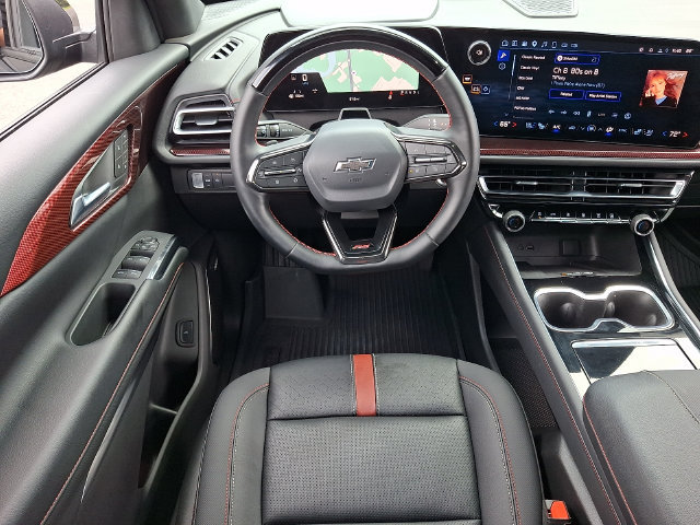 Certified 2025 Chevrolet Traverse RS FWD image 11