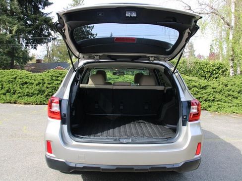 Used 2015 Subaru Outback 2.5i Premium image 17