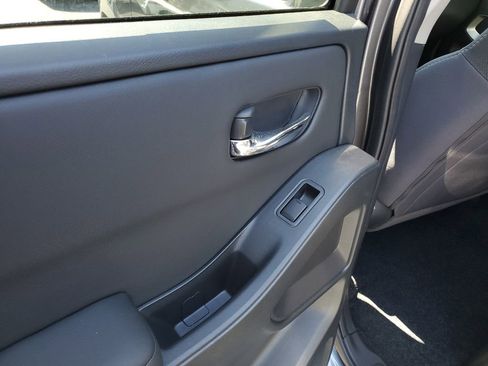 Used 2024 Nissan Frontier SV w/ Technology Package image 12