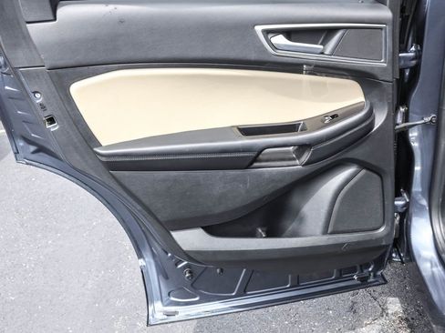 Used 2018 Ford Edge SEL w/ Equipment Group 201A AWD/4WD image 28